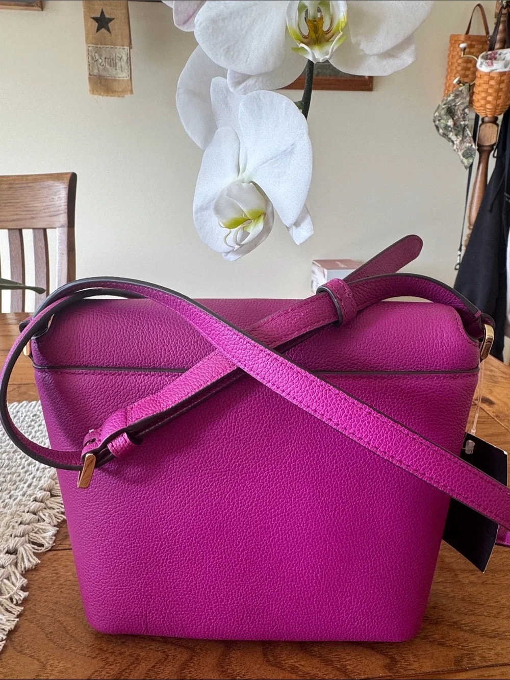 Kate Spade ♠️ vibrant fuchsia leather crossbody bag